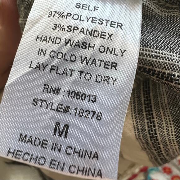 Savanna Jane Gray and White embroidered Sleeveless Graphic Tank Top boho chic - Picture 6 of 7